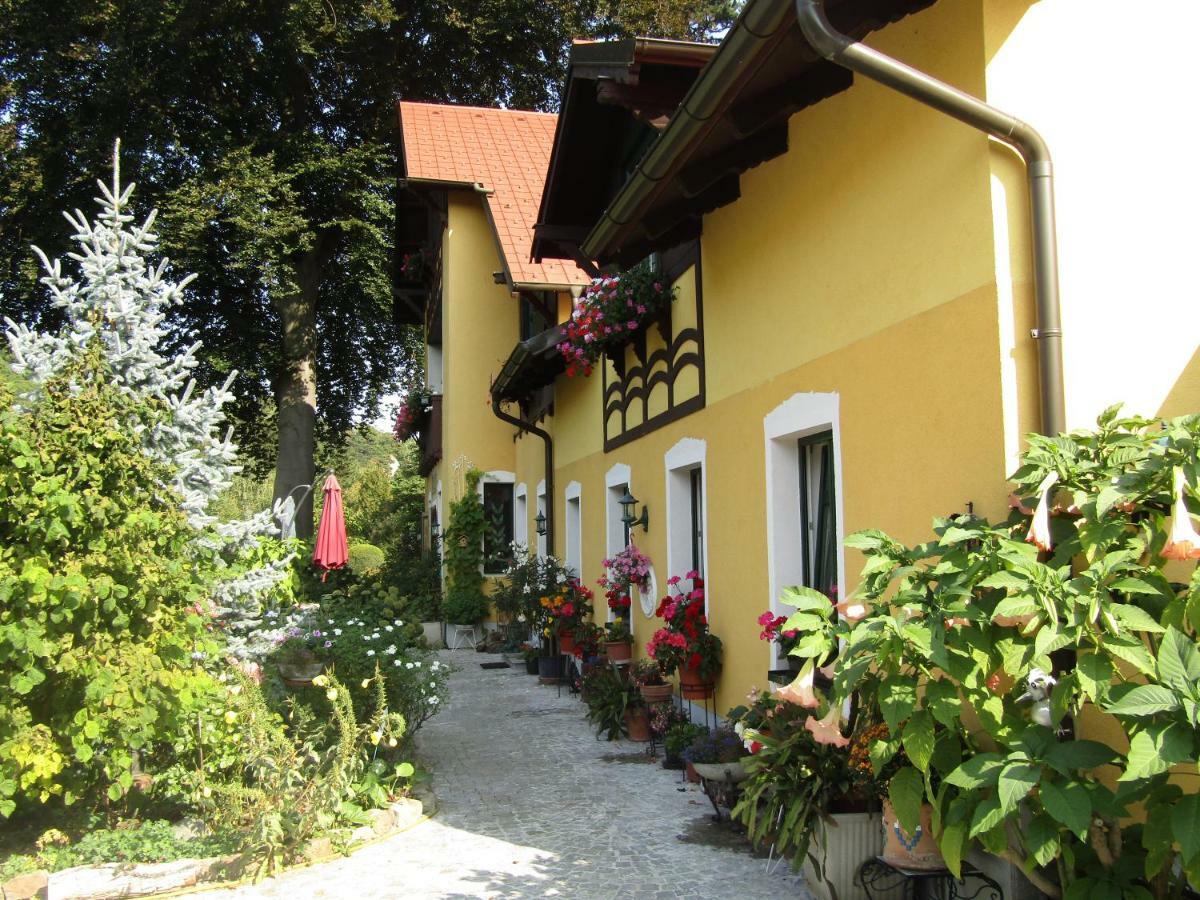 Villa Kreuthhof Appartements Klosterneuburg Eksteriør bilde